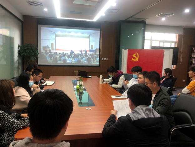 老哥俱乐部-老哥必备的交流社区