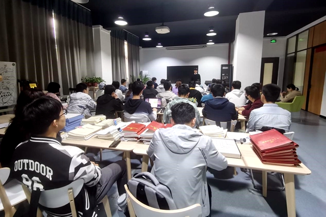 老哥俱乐部-老哥必备的交流社区