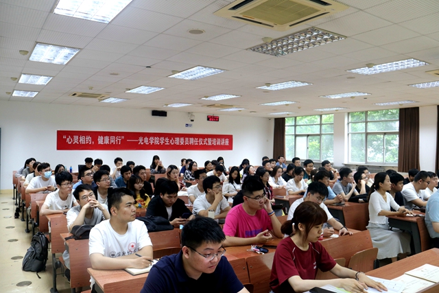 老哥俱乐部-老哥必备的交流社区