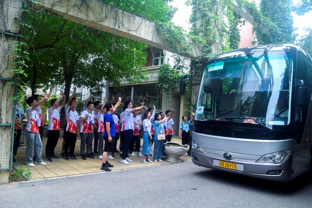 老哥俱乐部-老哥必备的交流社区