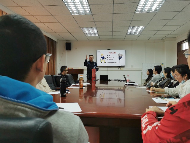 老哥俱乐部-老哥必备的交流社区