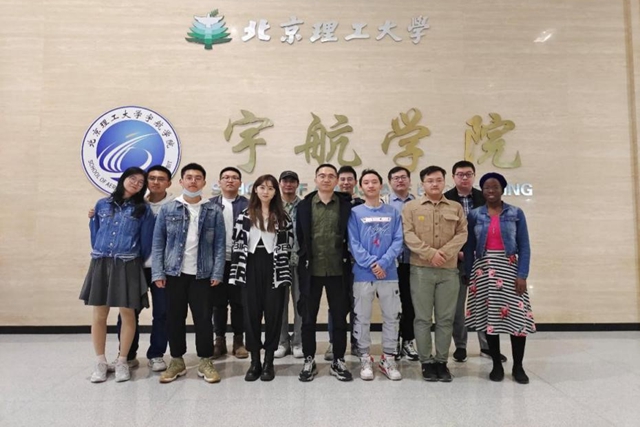 老哥俱乐部-老哥必备的交流社区