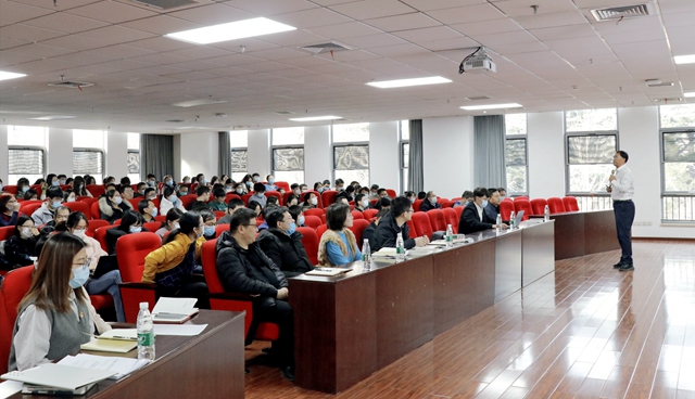 老哥俱乐部-老哥必备的交流社区