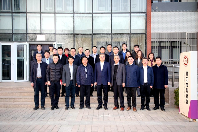 老哥俱乐部-老哥必备的交流社区