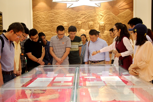 老哥俱乐部-老哥必备的交流社区