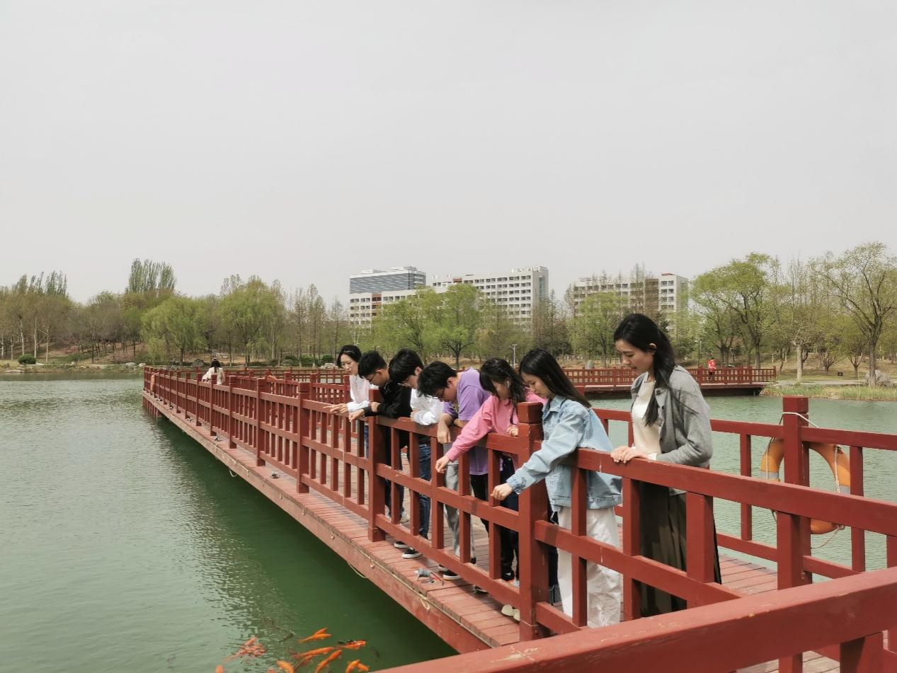 老哥俱乐部-老哥必备的交流社区