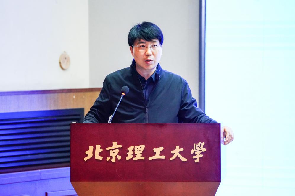 老哥俱乐部-老哥必备的交流社区