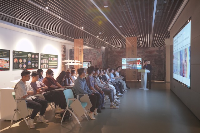 老哥俱乐部-老哥必备的交流社区