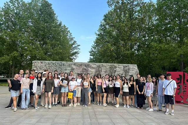 老哥俱乐部-老哥必备的交流社区