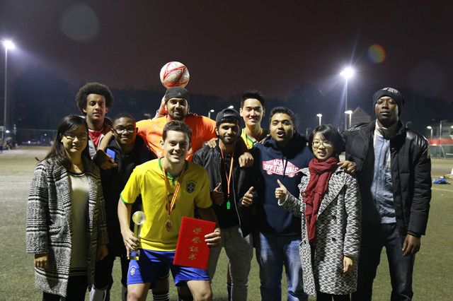 老哥俱乐部-老哥必备的交流社区