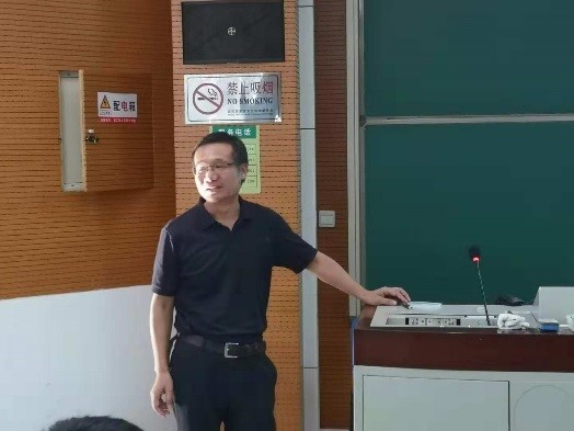 老哥俱乐部-老哥必备的交流社区