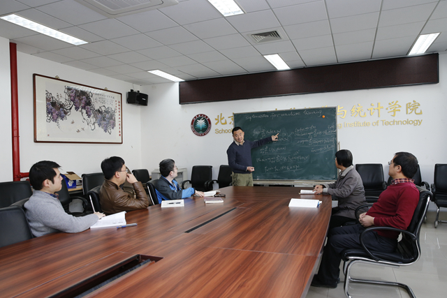 老哥俱乐部-老哥必备的交流社区