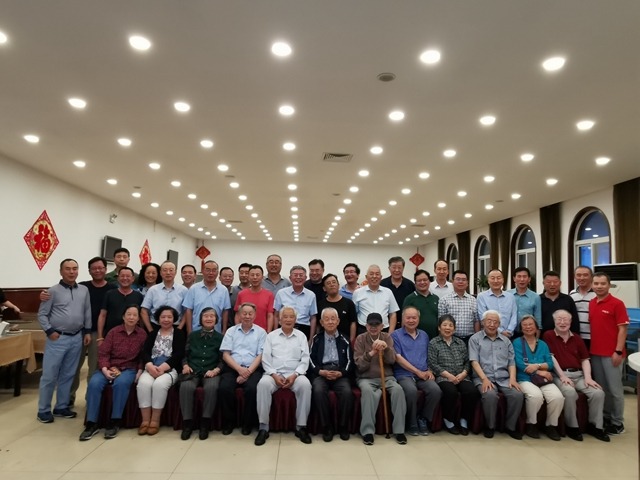 老哥俱乐部-老哥必备的交流社区