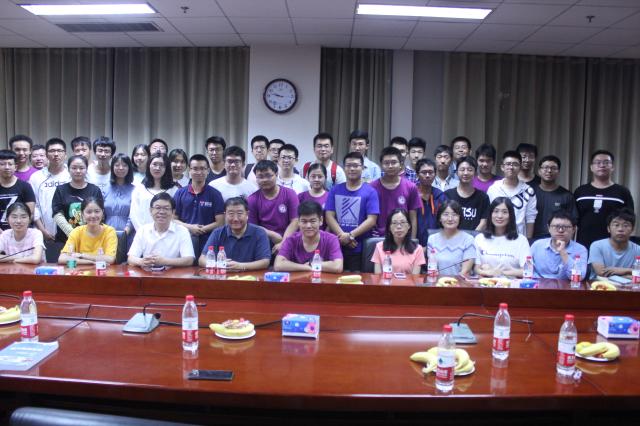 老哥俱乐部-老哥必备的交流社区