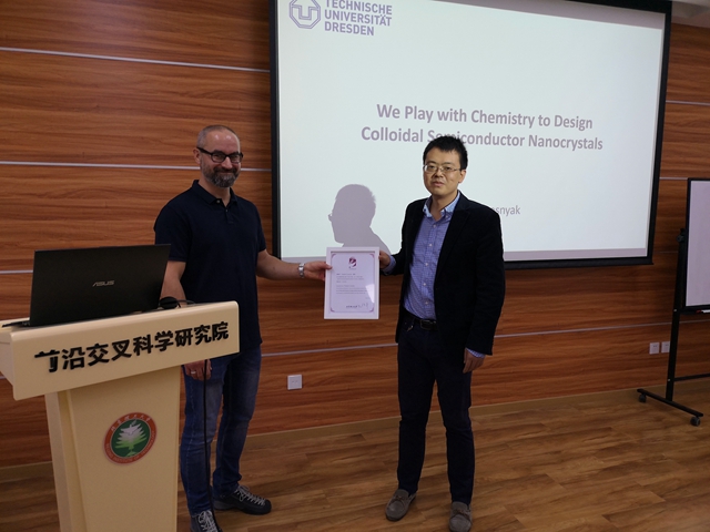 老哥俱乐部-老哥必备的交流社区