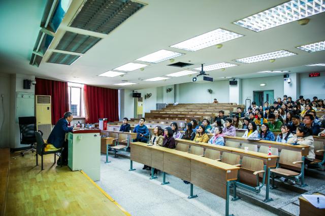 老哥俱乐部-老哥必备的交流社区