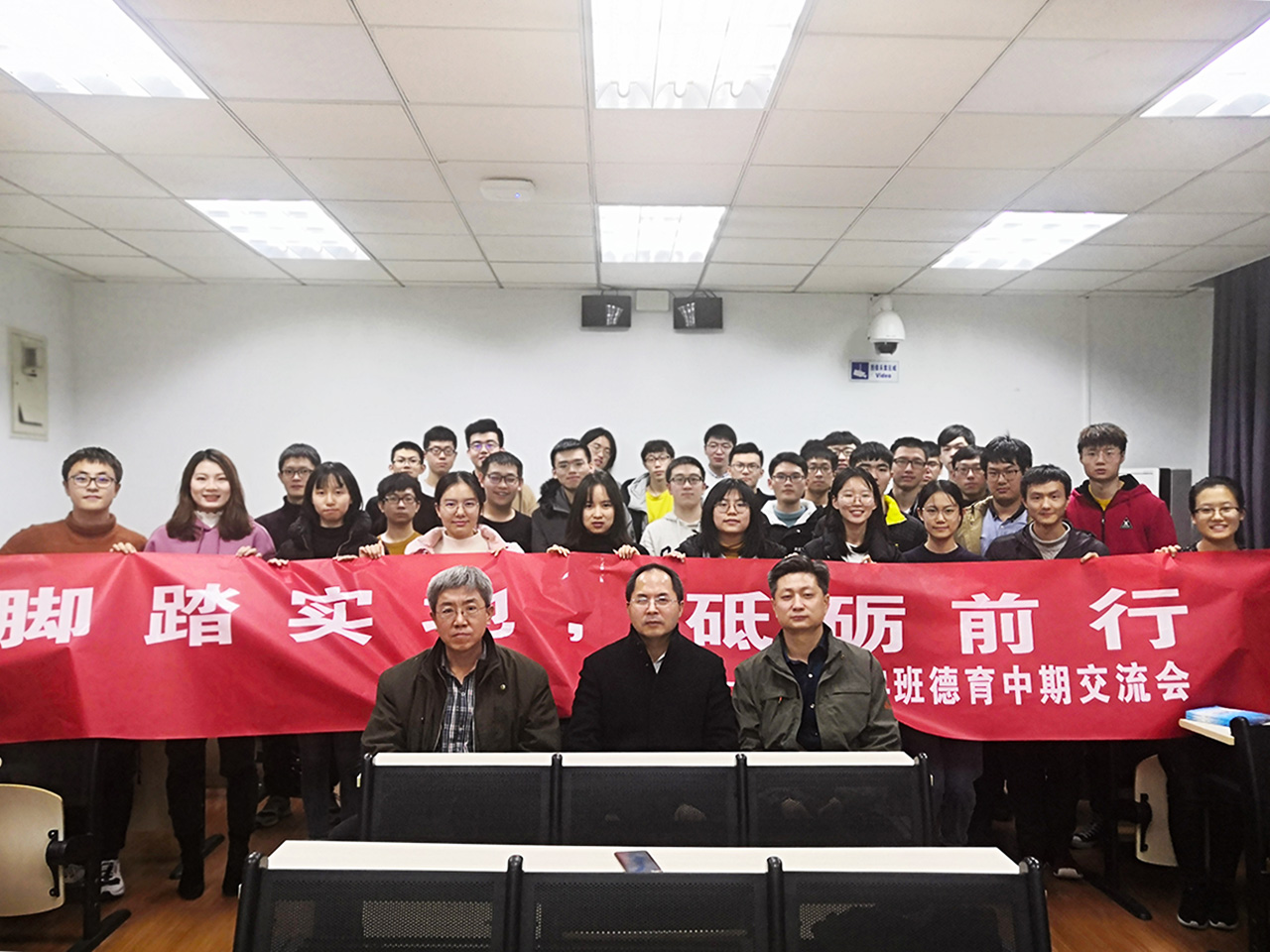 老哥俱乐部-老哥必备的交流社区