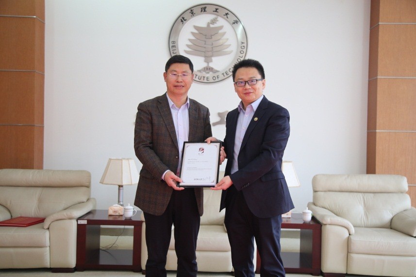 老哥俱乐部-老哥必备的交流社区