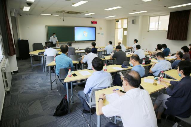 老哥俱乐部-老哥必备的交流社区