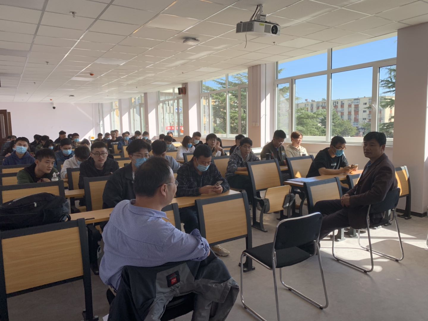 老哥俱乐部-老哥必备的交流社区