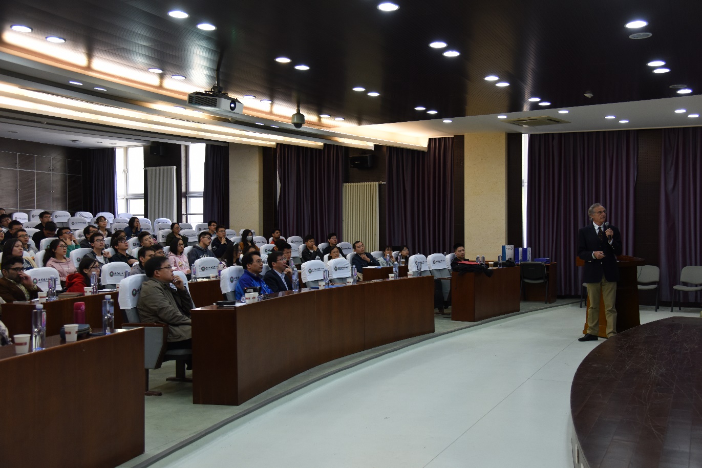 老哥俱乐部-老哥必备的交流社区