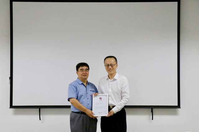 老哥俱乐部-老哥必备的交流社区