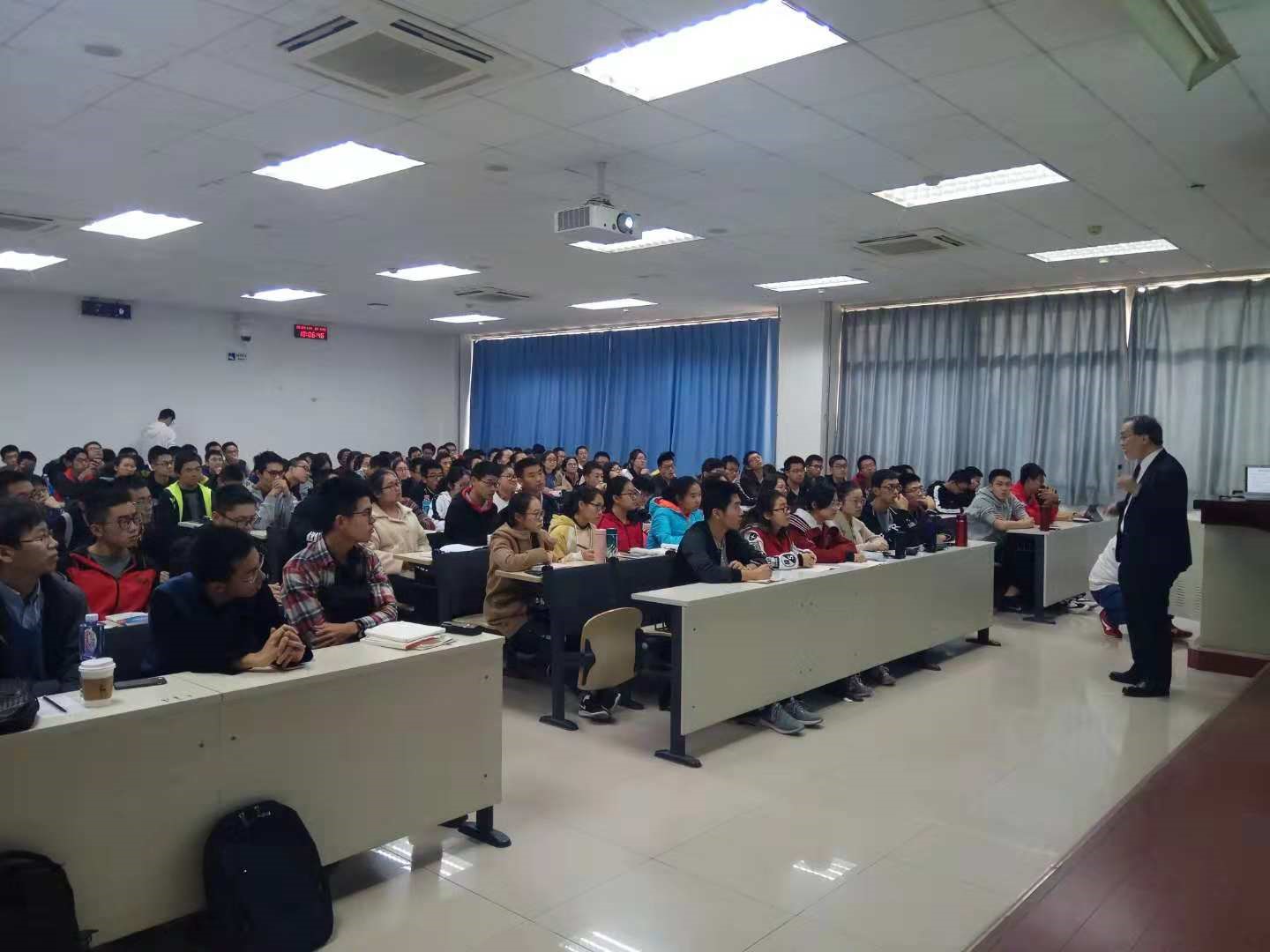 老哥俱乐部-老哥必备的交流社区