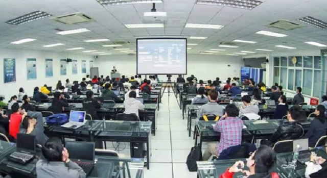 老哥俱乐部-老哥必备的交流社区