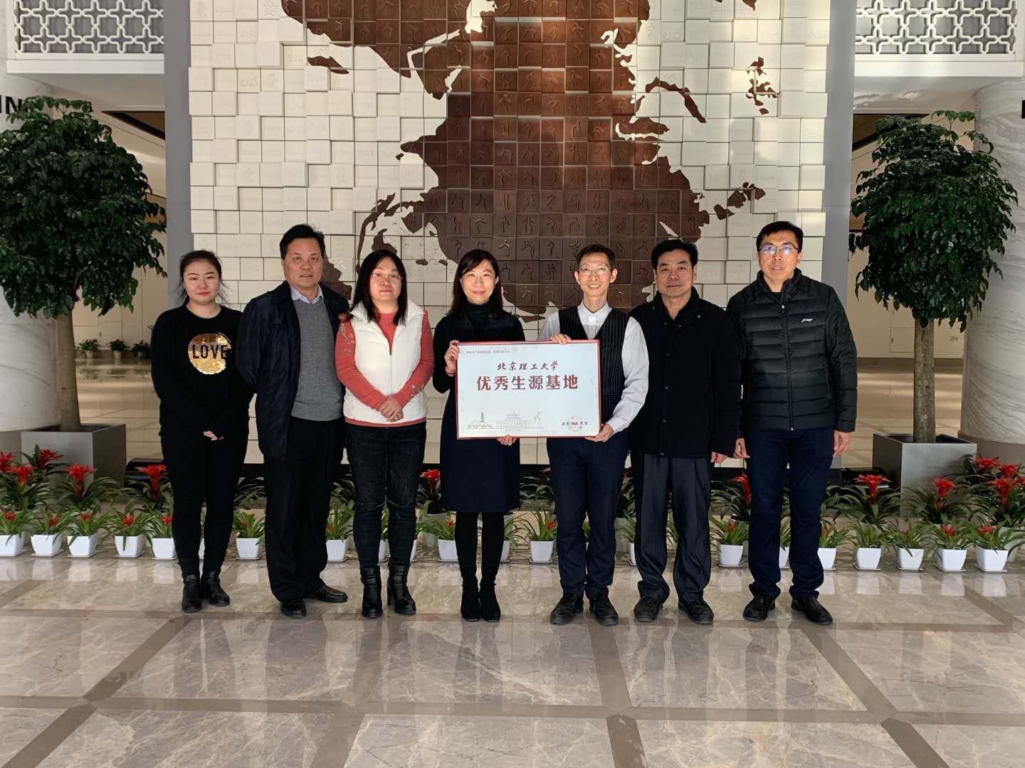 老哥俱乐部-老哥必备的交流社区