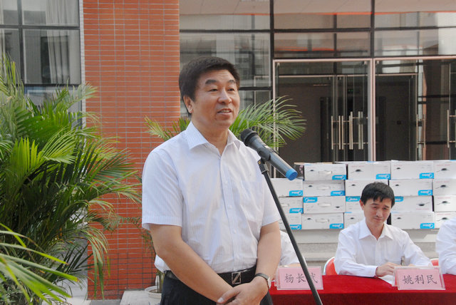 老哥俱乐部-老哥必备的交流社区