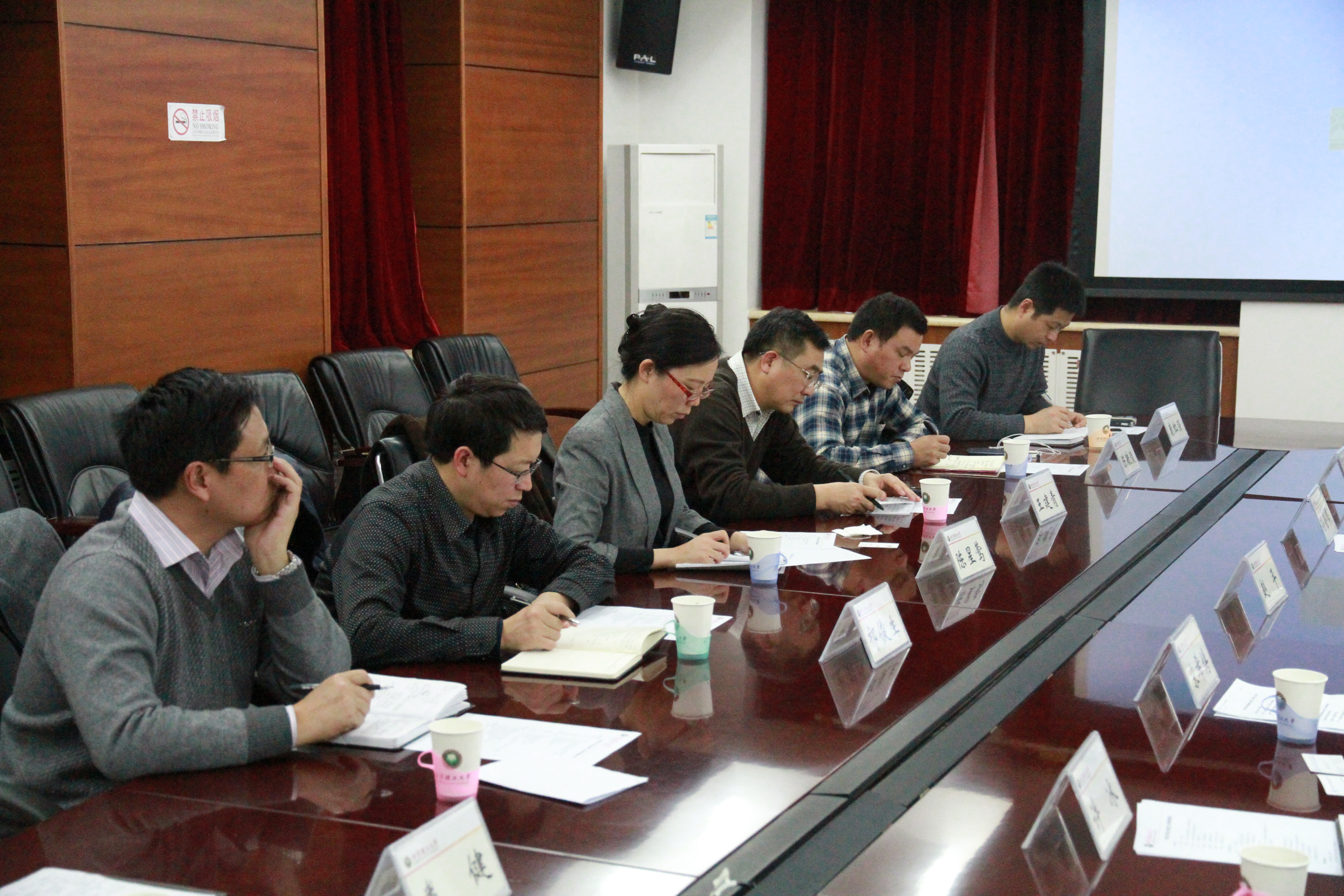 老哥俱乐部-老哥必备的交流社区