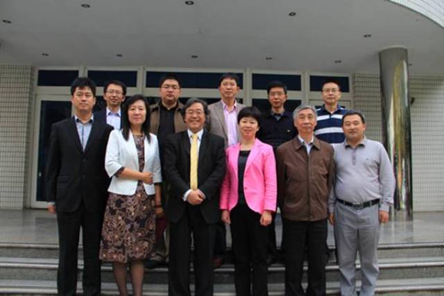 老哥俱乐部-老哥必备的交流社区