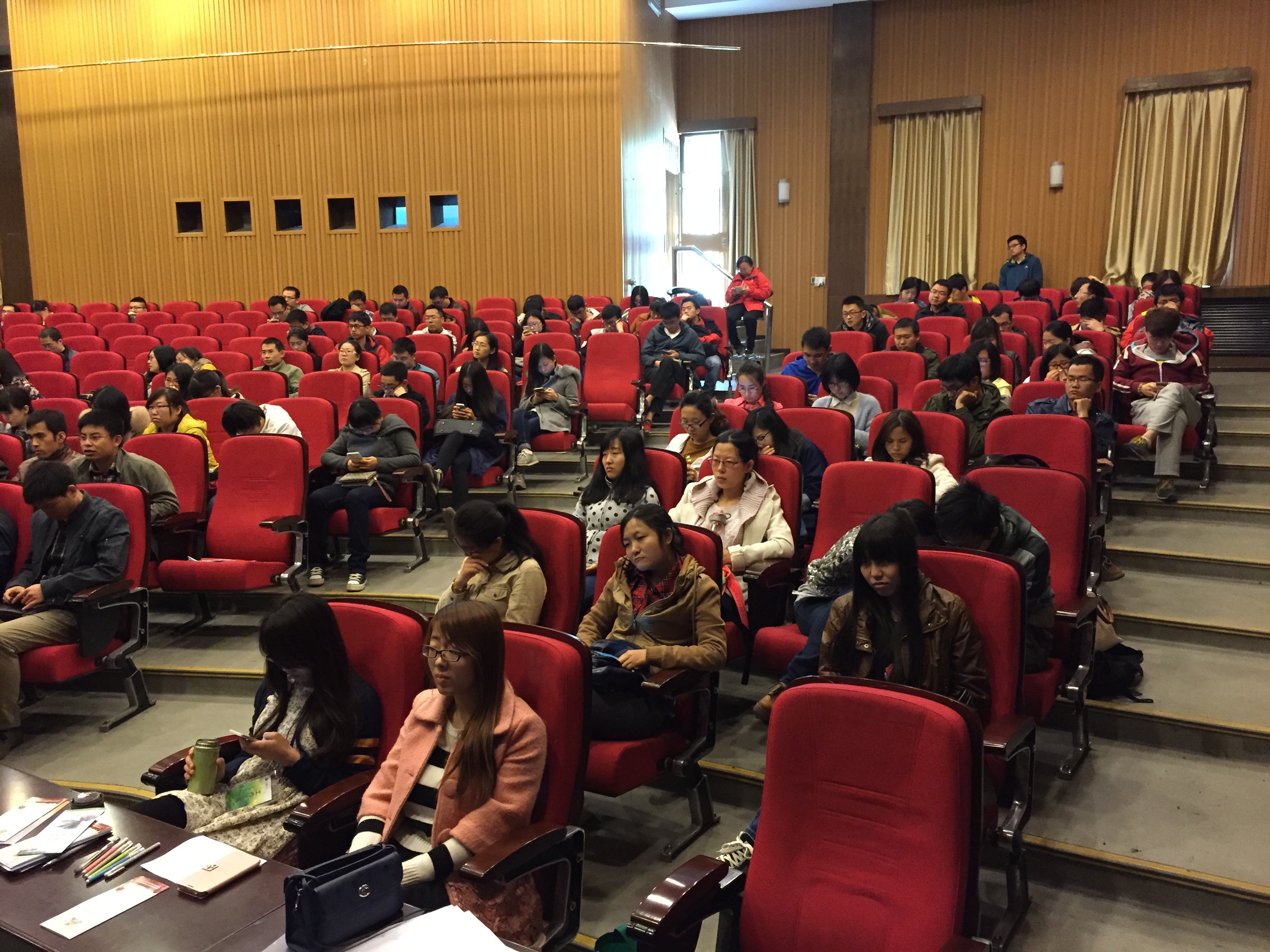 老哥俱乐部-老哥必备的交流社区