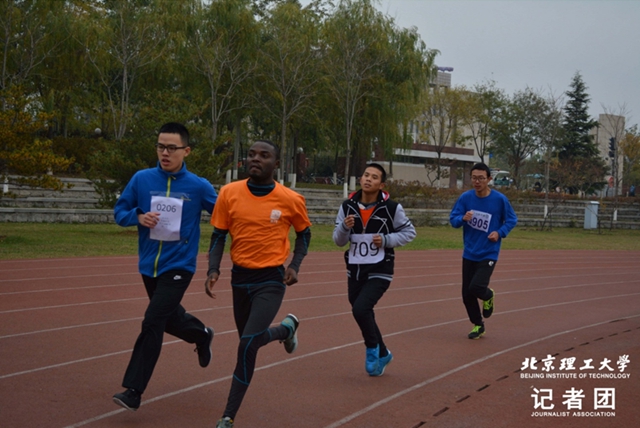 老哥俱乐部-老哥必备的交流社区