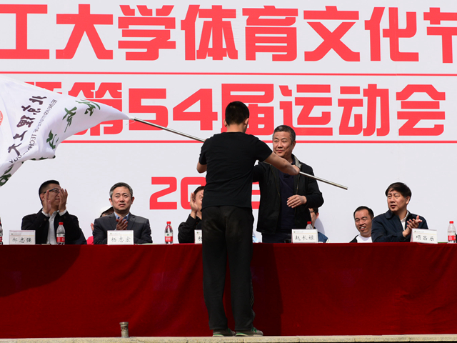 老哥俱乐部-老哥必备的交流社区