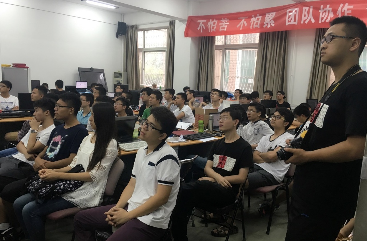 老哥俱乐部-老哥必备的交流社区