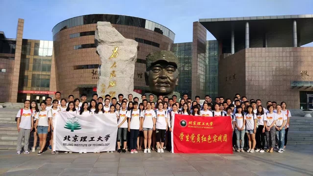 老哥俱乐部-老哥必备的交流社区