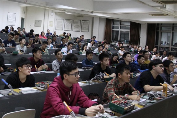 老哥俱乐部-老哥必备的交流社区