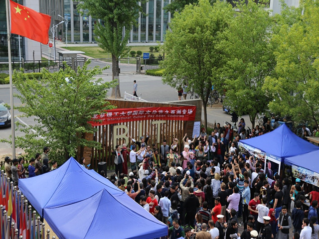 老哥俱乐部-老哥必备的交流社区