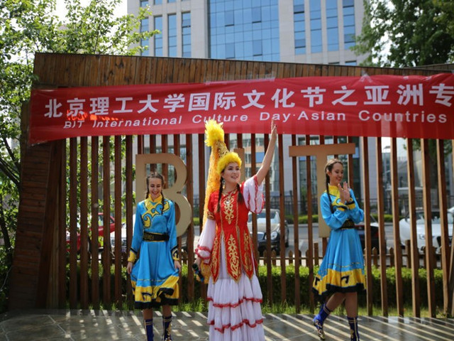 老哥俱乐部-老哥必备的交流社区