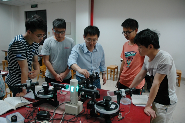 老哥俱乐部-老哥必备的交流社区