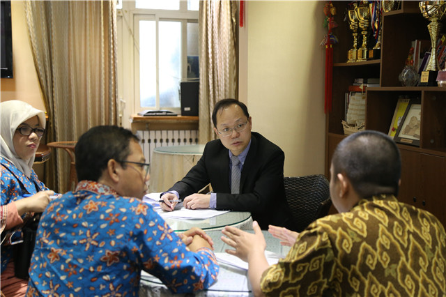 老哥俱乐部-老哥必备的交流社区