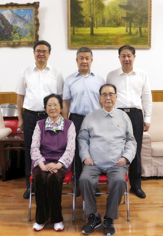 老哥俱乐部-老哥必备的交流社区