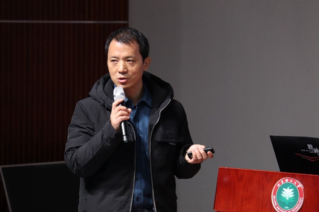 老哥俱乐部-老哥必备的交流社区