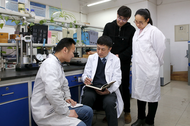 老哥俱乐部-老哥必备的交流社区