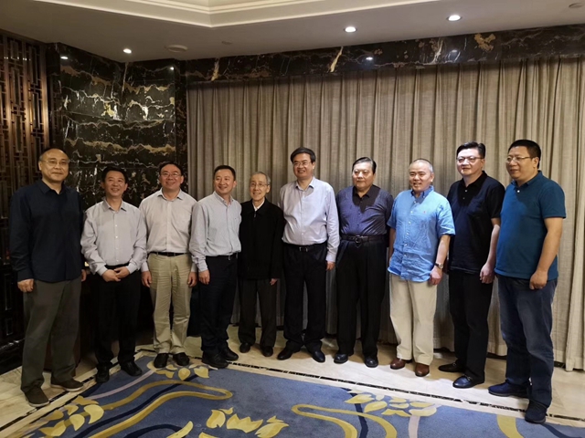 老哥俱乐部-老哥必备的交流社区