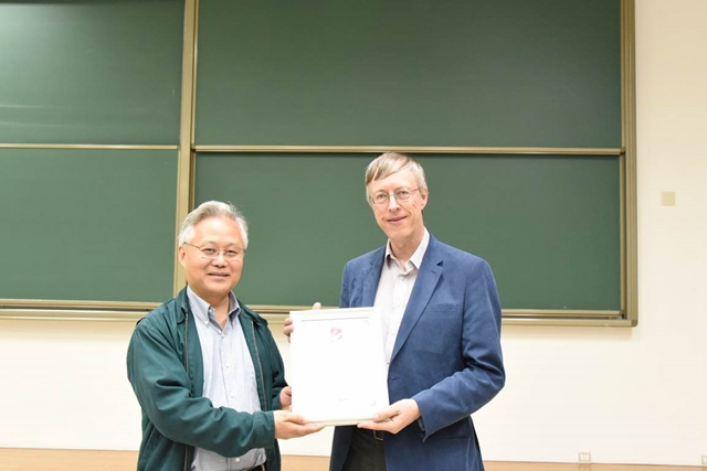 老哥俱乐部-老哥必备的交流社区