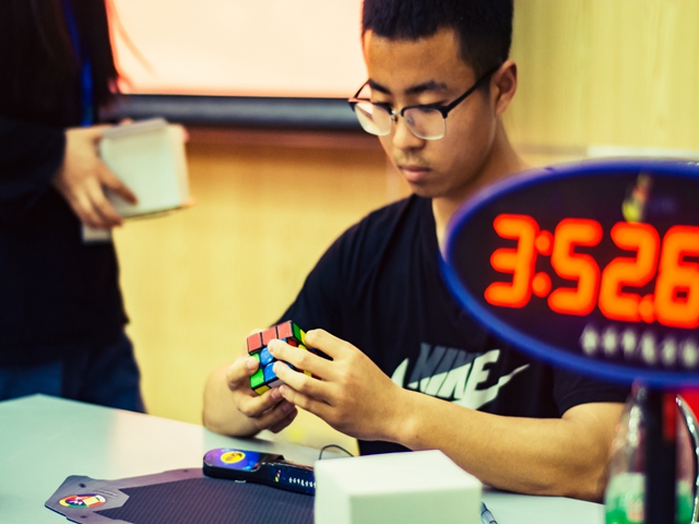 老哥俱乐部-老哥必备的交流社区