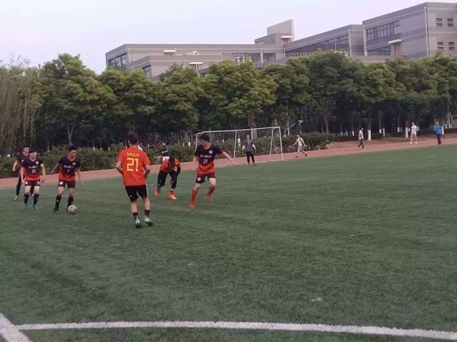 老哥俱乐部-老哥必备的交流社区