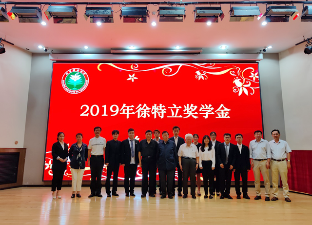 老哥俱乐部-老哥必备的交流社区